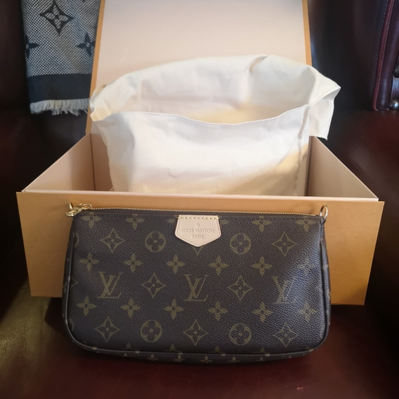 Authentic Louis Vuitton Multi Pochette Accessories - Picture 12 of 16